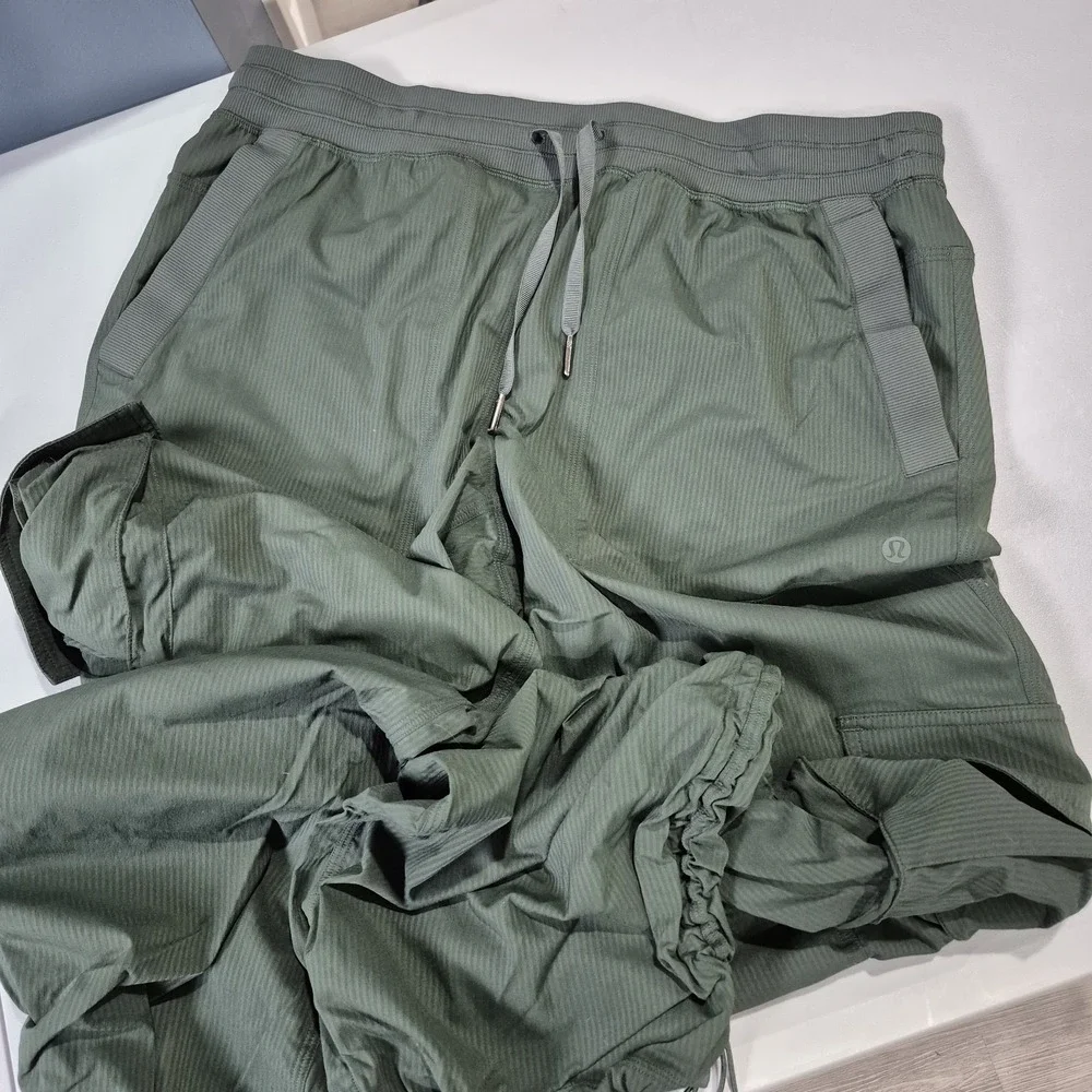 Lululemon Pants Womens Large Dark Green Dance Studio Cargo Mid-Rise Relaxed
